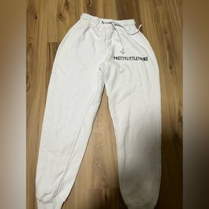 White sweatpants from pretty Little things